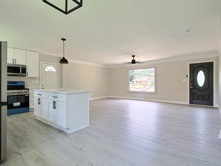 1295 Morrow Rd — Photo 11