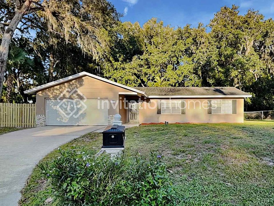 1st image of 978 Oak Dr
