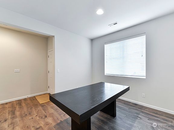 4th image of 18946 111th Avenue Ct E