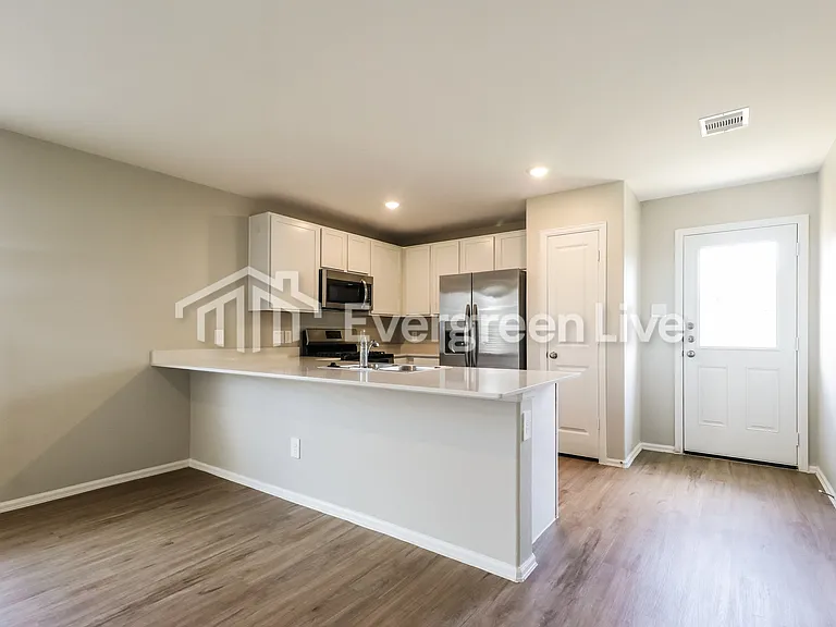 715 Hackberry Branch Ct — Photo 7