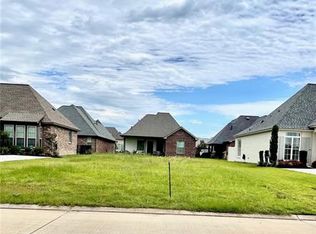 5827 Fire Willow Dr, Lake Charles, LA 70605