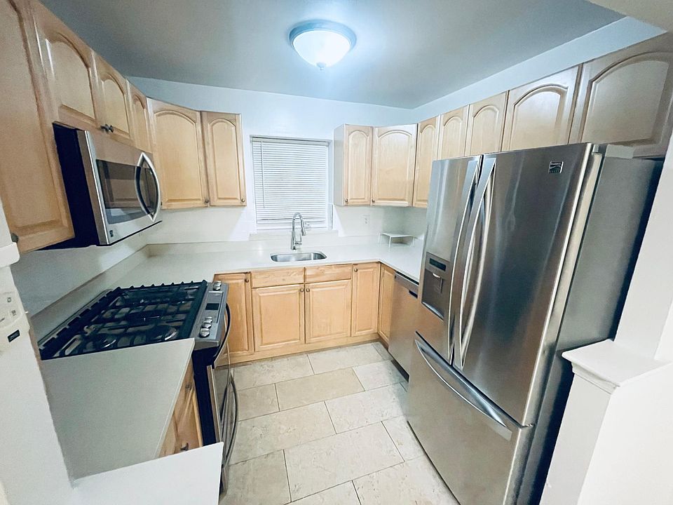 1st image of 3239 Griswold Ave #1