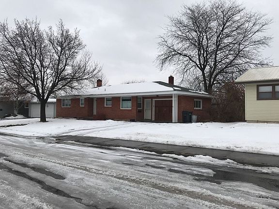 3rd image of 854 Claire View Ln