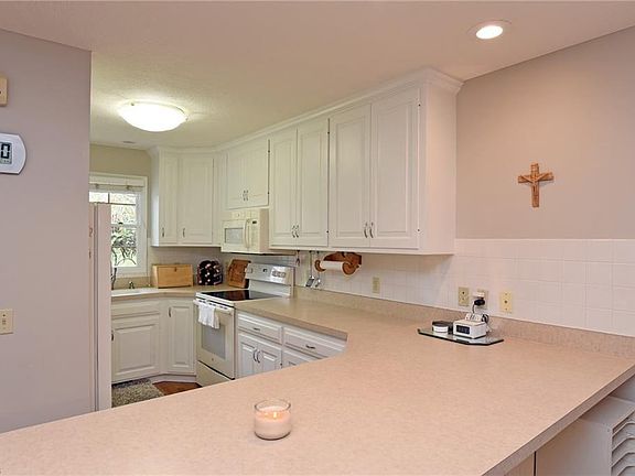 3rd image of 7474 Dale Hollow Cir NW