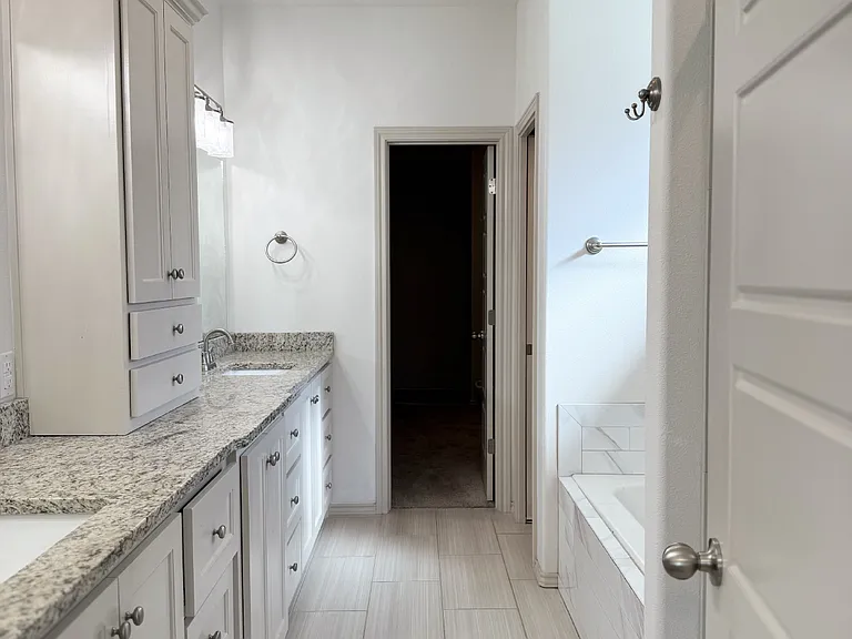 12202 Ithaca Ave — Photo 12