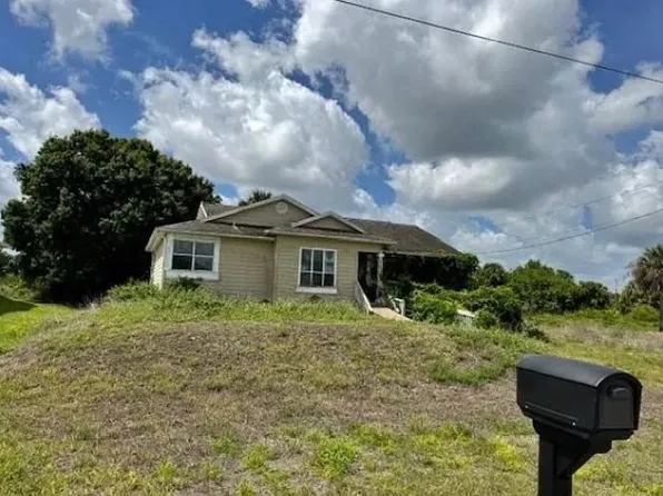 824 Frederick Reid St E, Lehigh Acres, FL 33974