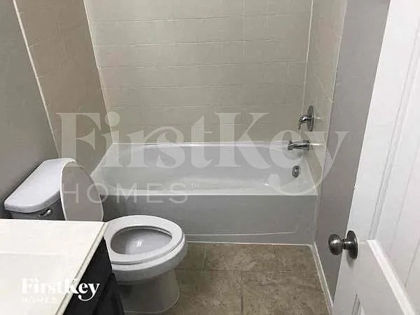 22530 Fosters Park Ct — Photo 9