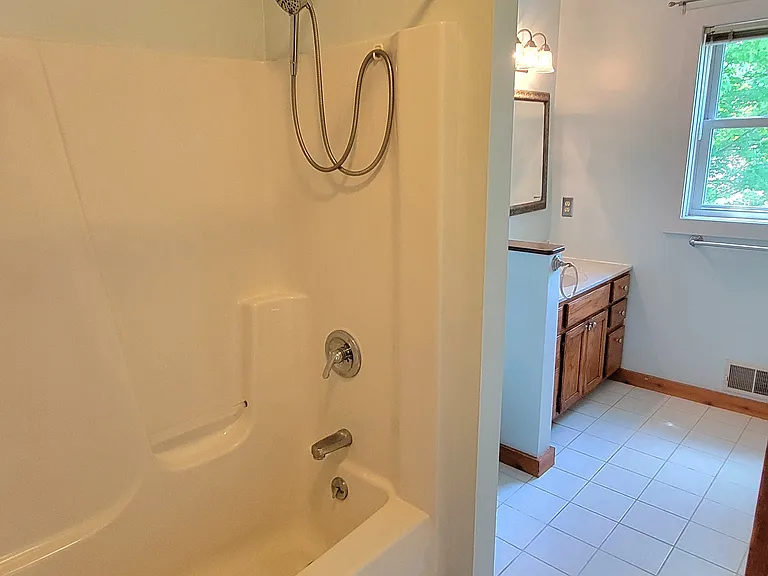 4398 Manhattan W — Photo 21