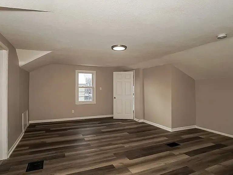 13605 Edgewood Ave — Photo 6