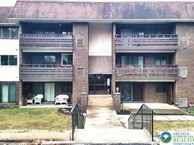 1590 Alta Dr APT D9, Whitehall, PA, 18052