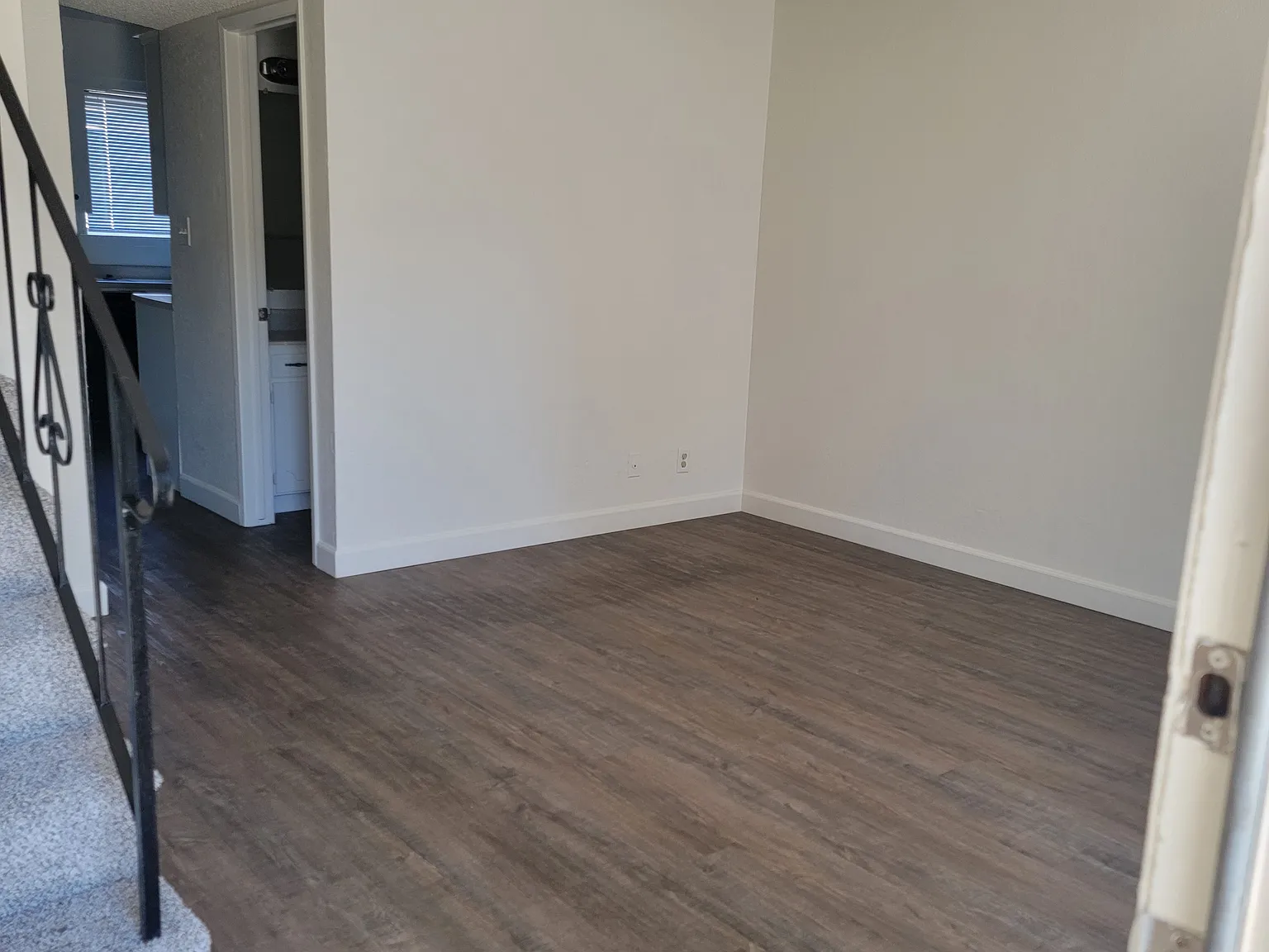 2 bed, 1.5 bath, 960 sqft, $1,395 — Photo 3