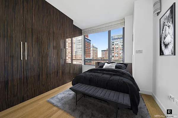 Rented by R New York | media 32