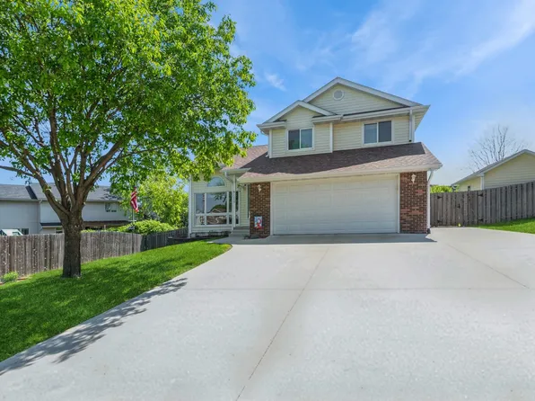 1249 NW 108th Cir, Clive, IA 50325