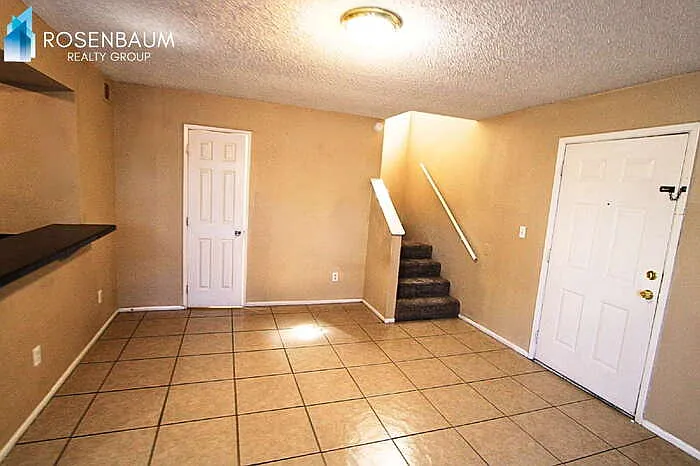 410 E 9th Ave #11 — Photo 3