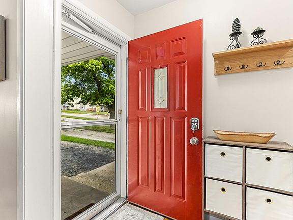 5th image of 502 Spring St