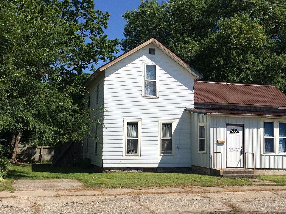 1st image of 303 E Wayne St