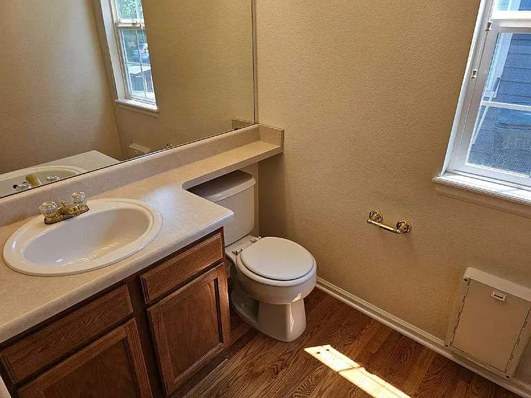 1124 W Mulberry Ln — Photo 11