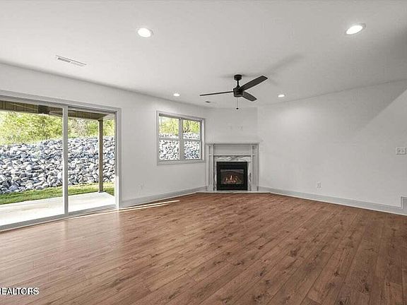 2nd image of 7547 Ridge Hollow Way