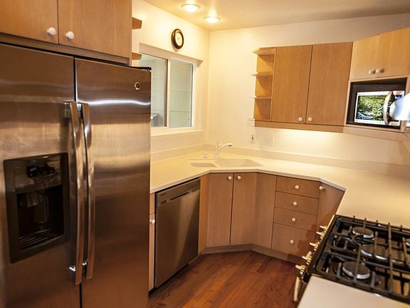 4th image of 1551 Lilac Ln