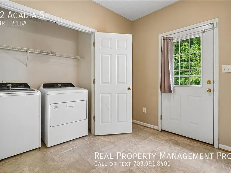 52 Acadia St — Photo 18