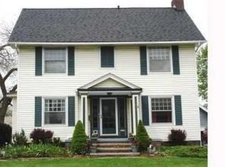 1566 Belle Ave, Lakewood, OH 44107