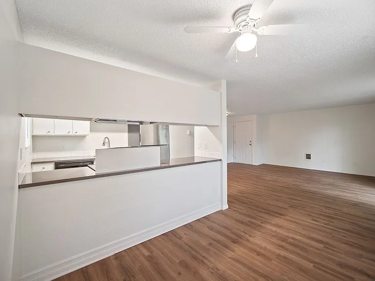 Renovated 1bd/1ba Millwood Apartment | A/C | Covered Parking | Pet Friendly | Avail 9/1/26 — Photo 10