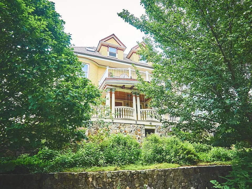 18 Atherton Rd #G