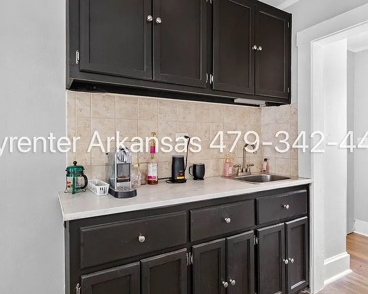 255 W Lawson St #2 — Photo 14