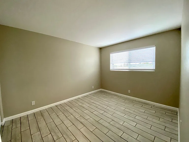 Solano Apartments — Photo 13