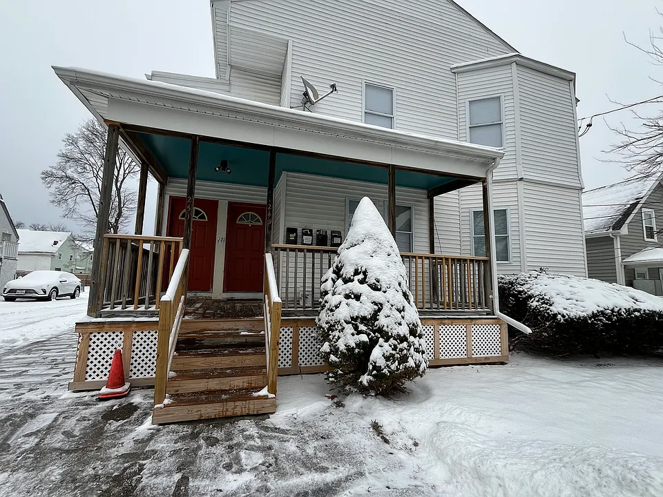 249 N Warren Ave #2R