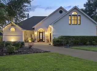 422 S Burnett Dr, Baytown, TX 77520