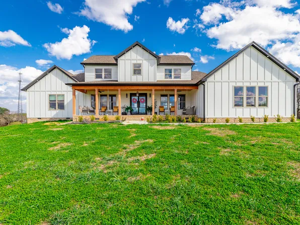 686 Bell Rd, La Fayette, GA 30728