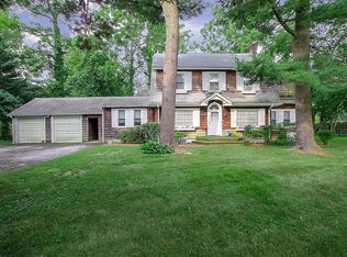 40 La Rue Dr, Huntington, NY 11743