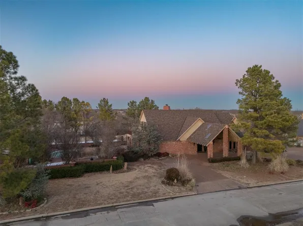 2406 Robinwood Pl, Shawnee, OK 74801