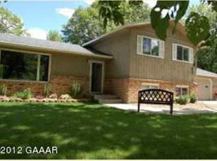 3321 Rosewood Ln, Alexandria, MN 56308