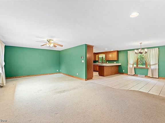 2nd image of 306 Winkler Dr