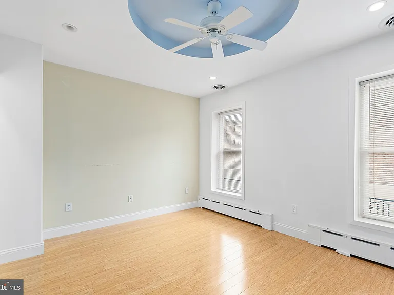 345 S Hicks St — Photo 5