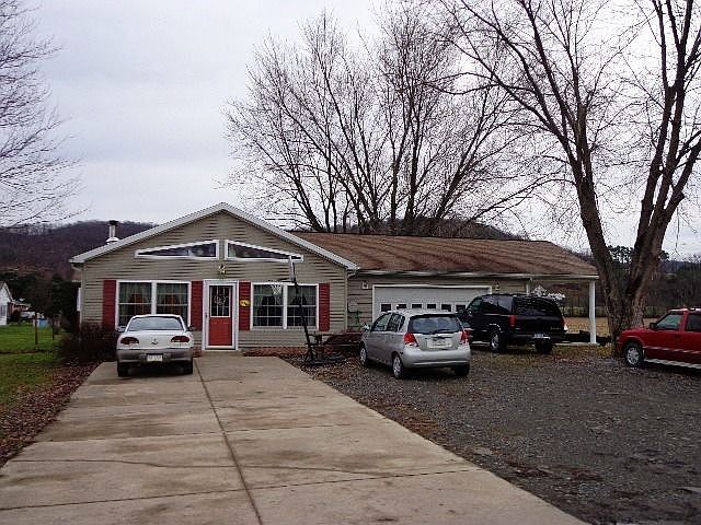 2nd image of 393 Gregg Run Rd