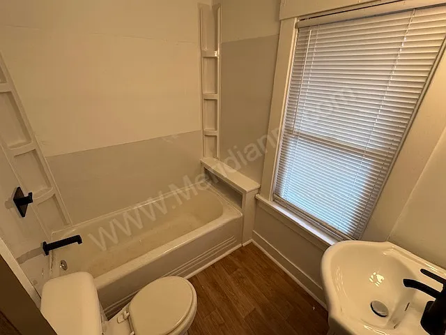 1517 Howell St — Photo 15