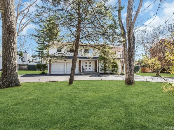 132 Washington Avenue, Plainview, NY 11803