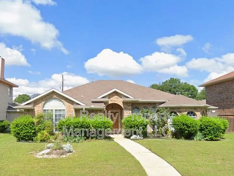 1304 Rosewood Ln