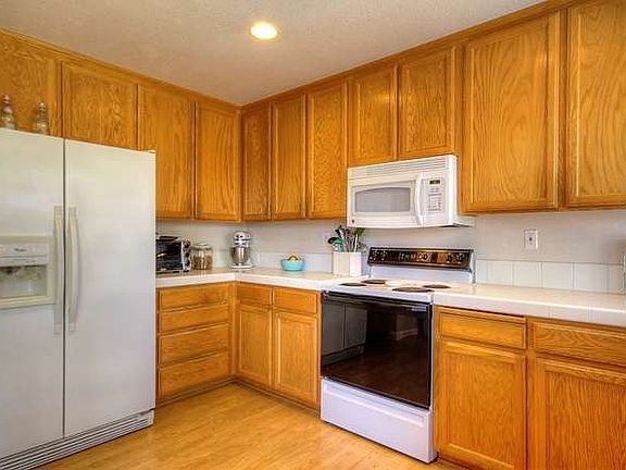 4th image of 1373 Whittingham Dr