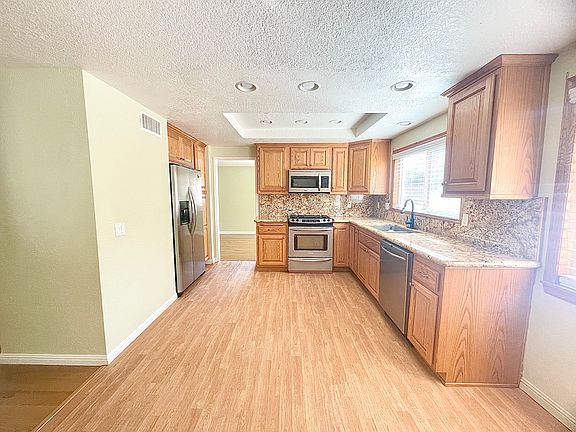 5th image of 15722 Tern St