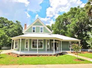 97 Live Oak Ave E, Defuniak Springs, FL 32435