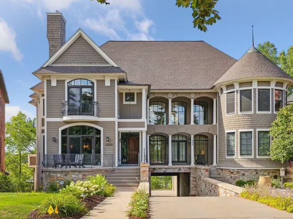 1620 Kenwood Pkwy, Minneapolis, MN 55405