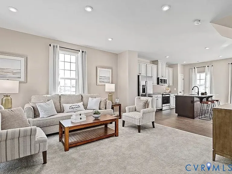 604 Rosedown Ln — Photo 6