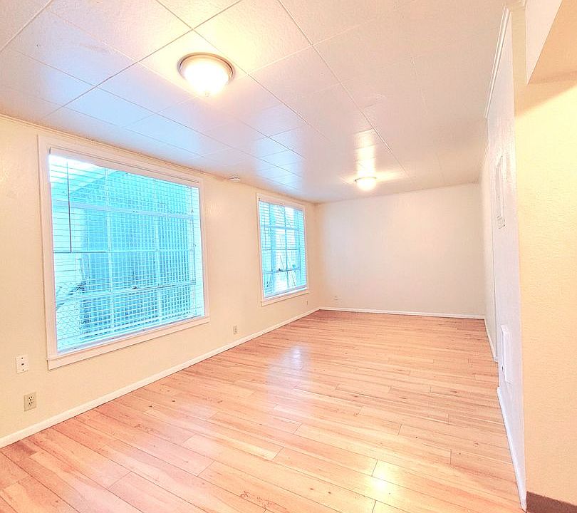 Building Photo 3