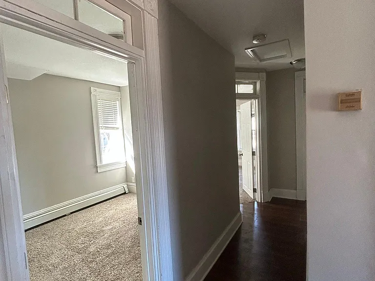 216 Main St E #3 — Photo 3