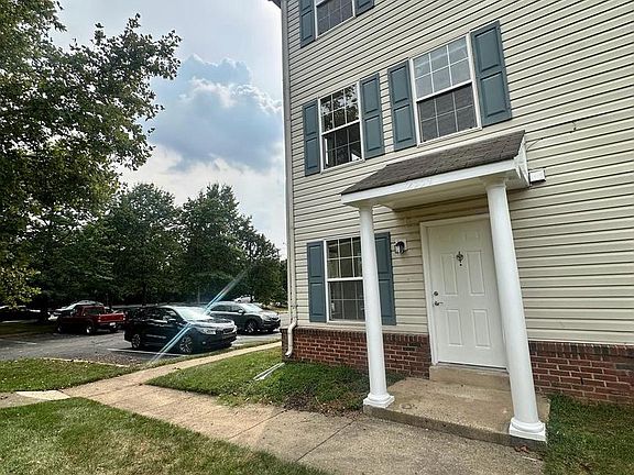 3rd image of 2559 Peter Jefferson Ln