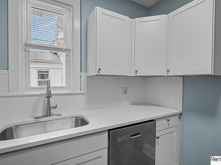 377 Angell St #3 — Photo 4